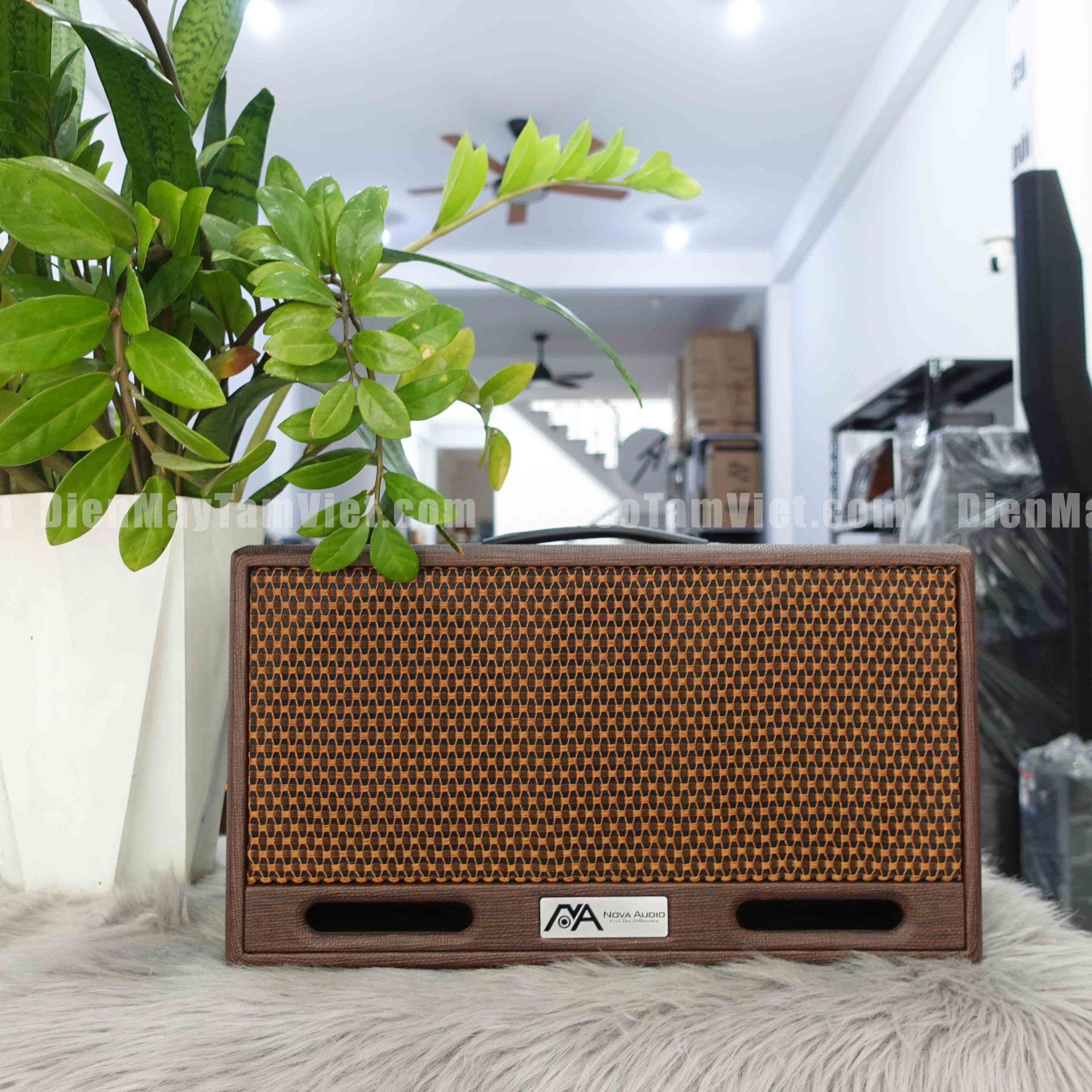 loa-karaoke-xach-tay-cong-suat-lon-sang-trong-tam-gia-6-trieu-nova-lux216v-01 loa-karaoke-xach-tay-cong-suat-lon-sang-trong-tam-gia-6-trieu-nova-lux216v-01