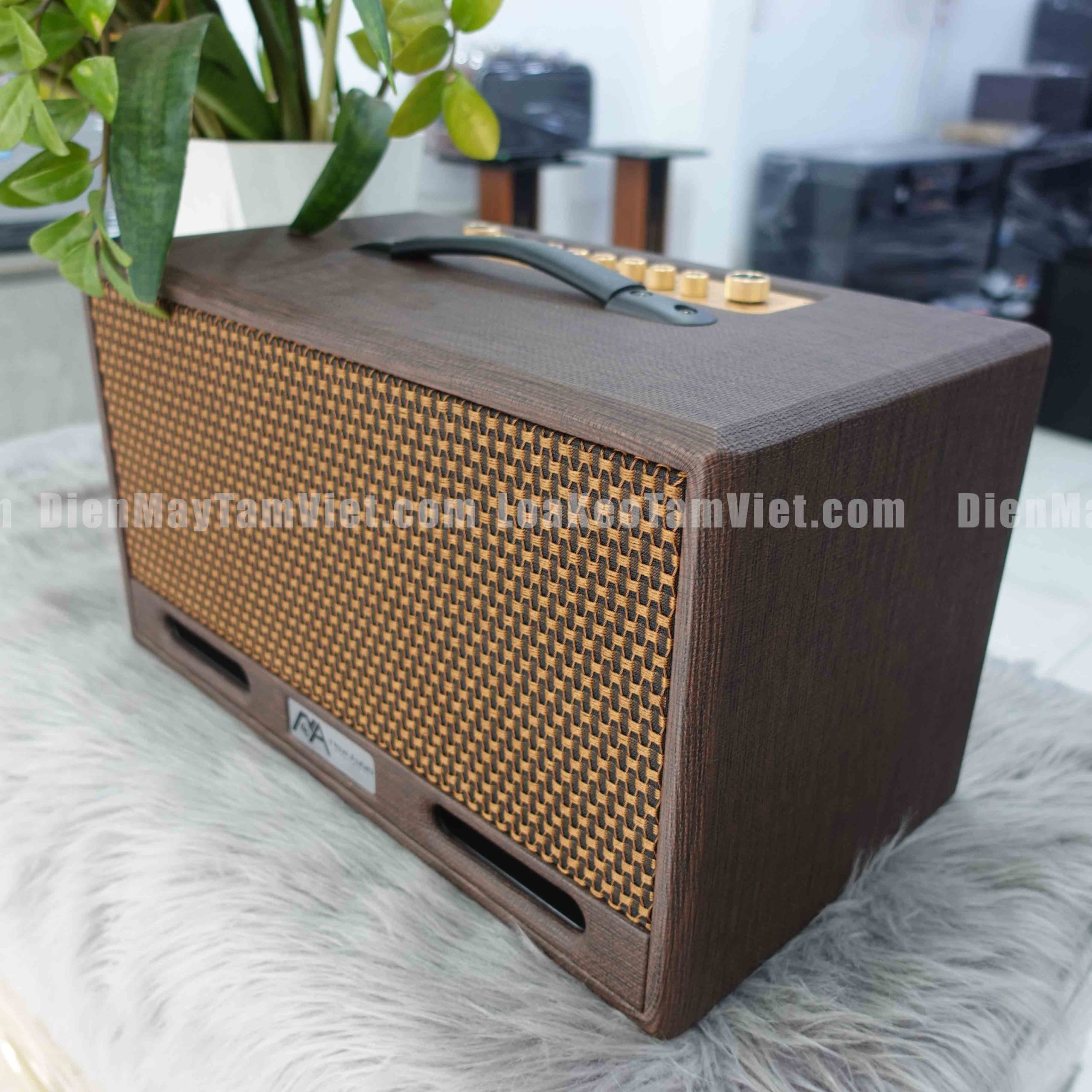 loa-karaoke-xach-tay-cong-suat-lon-sang-trong-tam-gia-6-trieu-nova-lux216v-02 loa-karaoke-xach-tay-cong-suat-lon-sang-trong-tam-gia-6-trieu-nova-lux216v-02